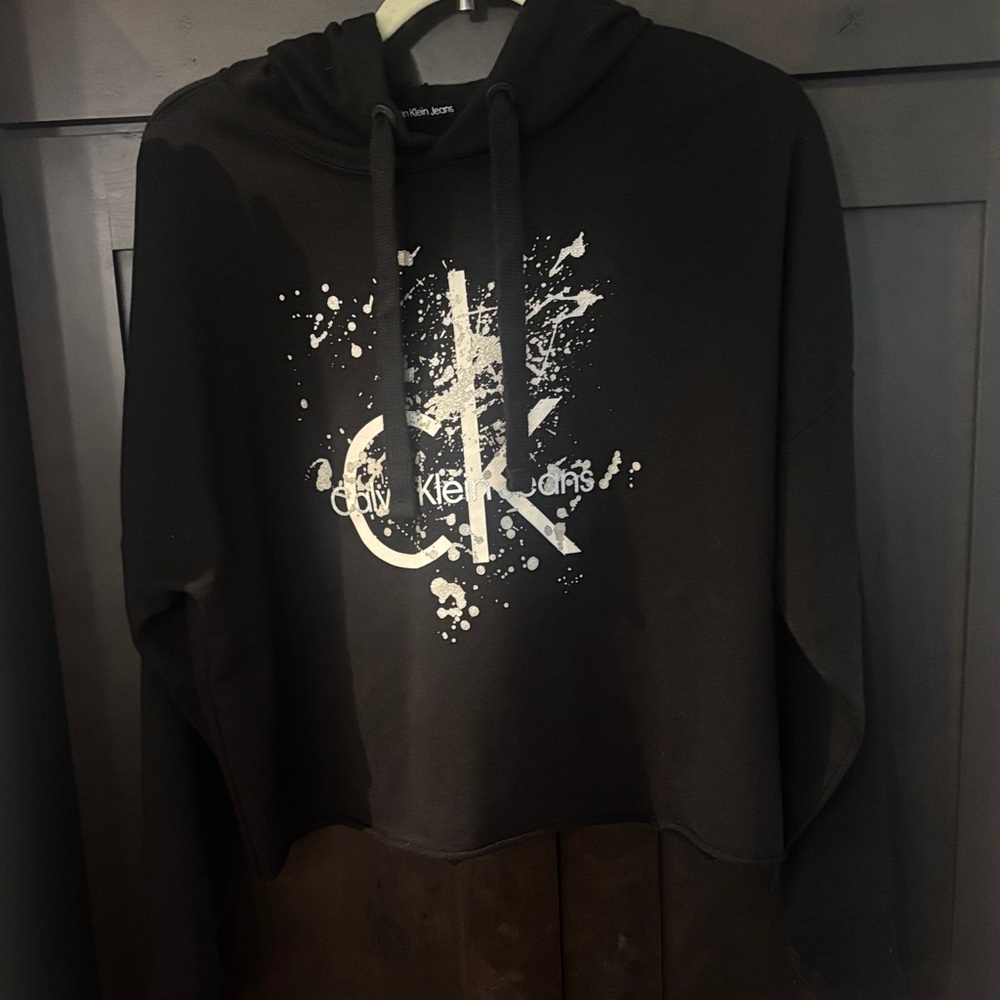 Calvin Klein Black Graphic slightly cropped sweat shirt
